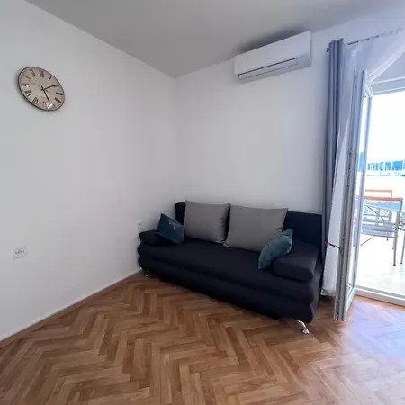 Ruza Rg Rogoznica (Sibenik-Knin)