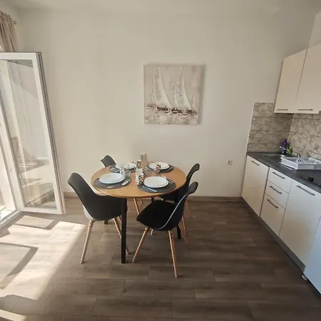 Ruza Rg Rogoznica (Sibenik-Knin)