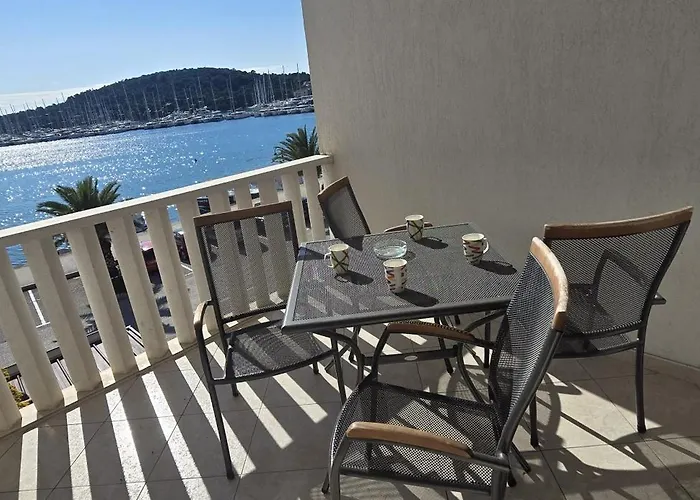 Ruza Rg Rogoznica (Sibenik-Knin)